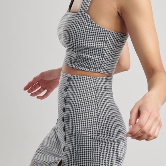 SKIRT Set - Picture 2 of 5